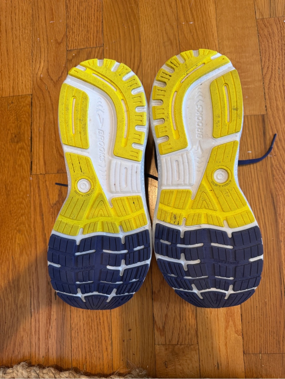 Brooks Men’s Ghost Running Shoe - 11 Excellent - Picture 4 of 8